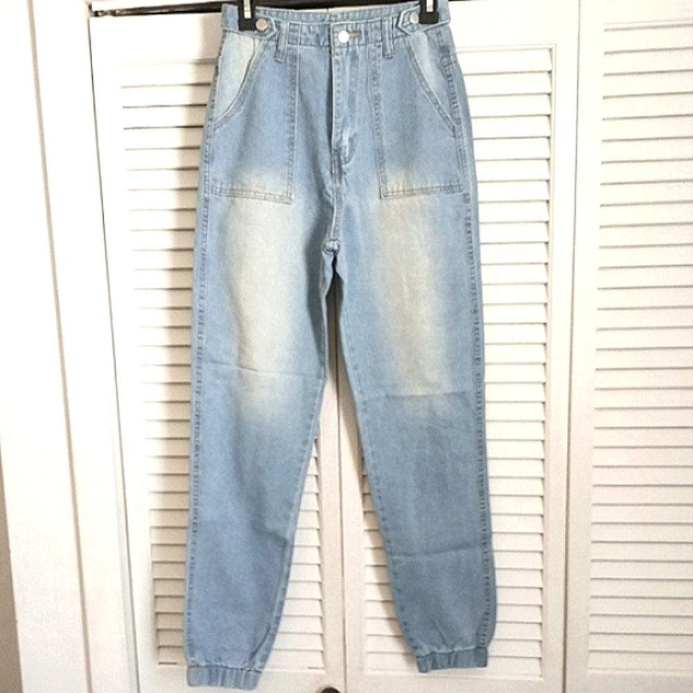 🩵NWOT Shein Jogger Jeans High Waist Distressed Wash (S/25)🩵